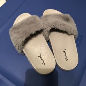 Slides/slippers